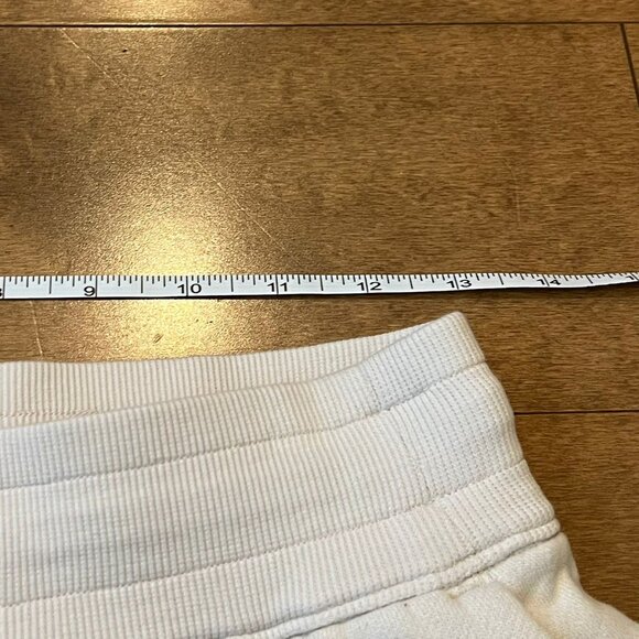 Lululemon Scuba Joggers Size 4 - Picture 6 of 6